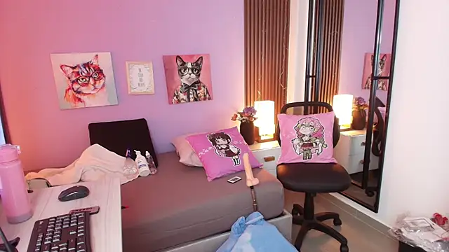 Snapshot of brigiitte_rohan chatting on November 12, 8:12 pm brigiitte rohan online show from November 12, 8:12 pm