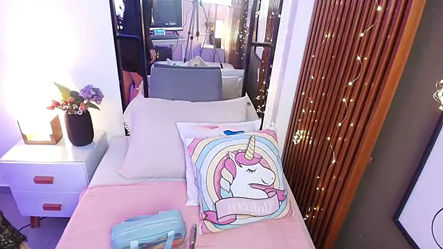 Snapshot of brigiitte_rohan chatting on October 13, 12:12 am brigiitte rohan online show from October 13, 12:12 am