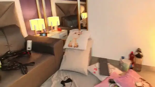 Snapshot of brigiitte_rohan chatting on September 12, 1:17 am brigiitte rohan online show from September 12, 1:17 am