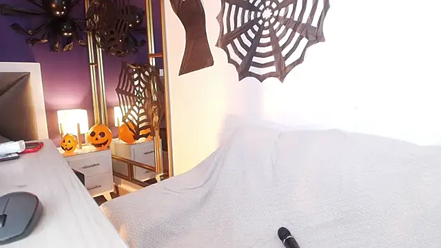 Snapshot of brigiitte_rohan chatting on October 31, 12:07 am brigiitte rohan online show from October 31, 12:07 am