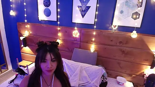 Snapshot of brigiitte_rohan chatting on December 5, 3:38 am brigiitte rohan online show from December 5, 3:38 am