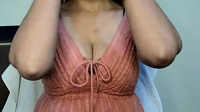 MIss-Naina online show from November 18, 8:39 am