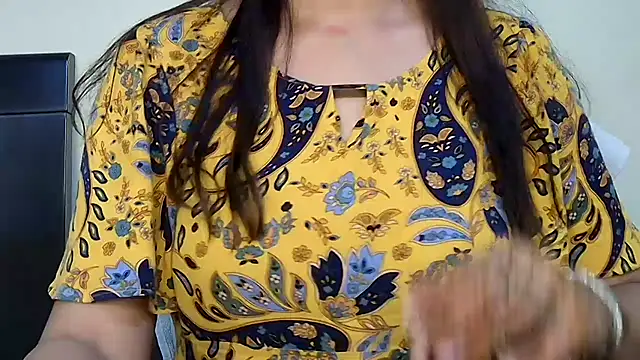 Snapshot of MIss-Naina chatting on October 9, 8:15 am MIss-Naina online show from October 9, 8:15 am