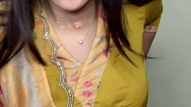 MIss-Naina online show from November 27, 3:29 am