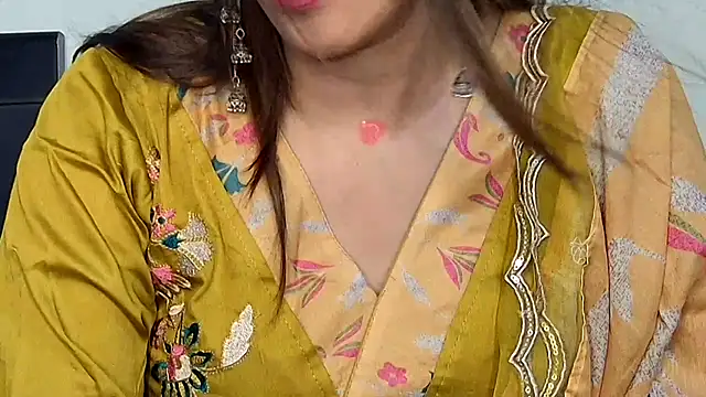 MIss-Naina online show from October 28, 8:24 am