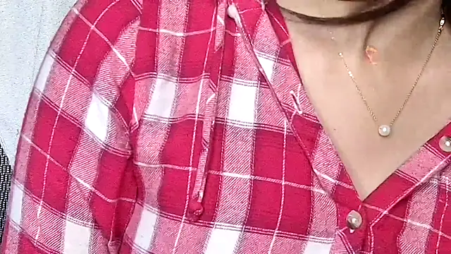 MIss-Naina online show from December 19, 8:27 am