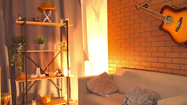 EllieCutes online show from May 26, 6:22 am