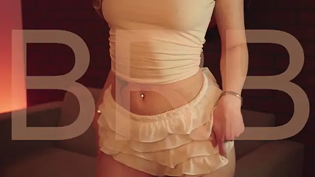 EllieCutes online show from December 19, 8:27 am