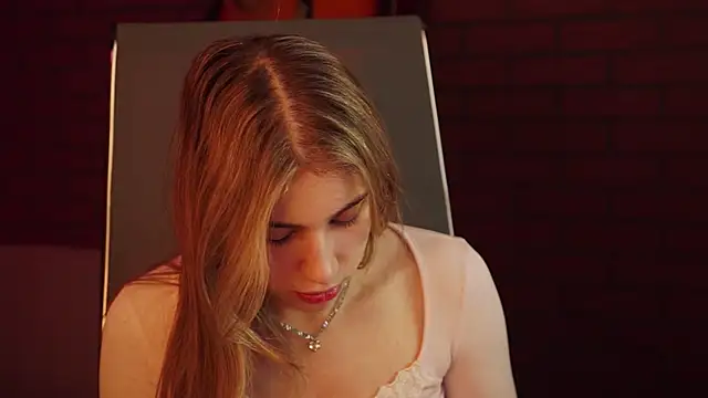 EllieCutes online show from March 11, 7:03 am