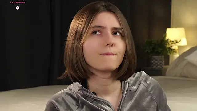 MeghanElson online show from March 26, 2:04 pm