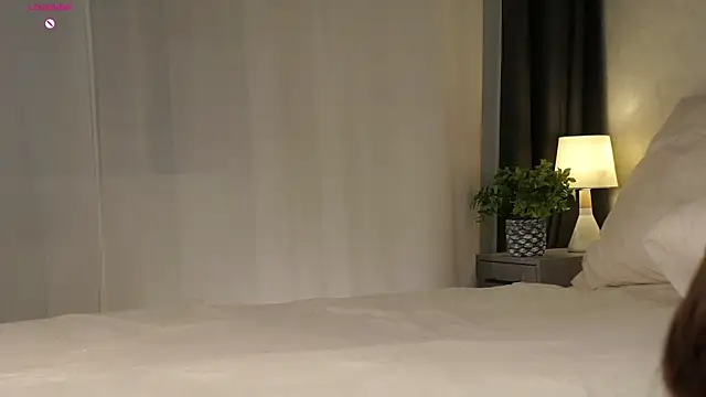 MeghanElson online show from April 8, 1:01 pm