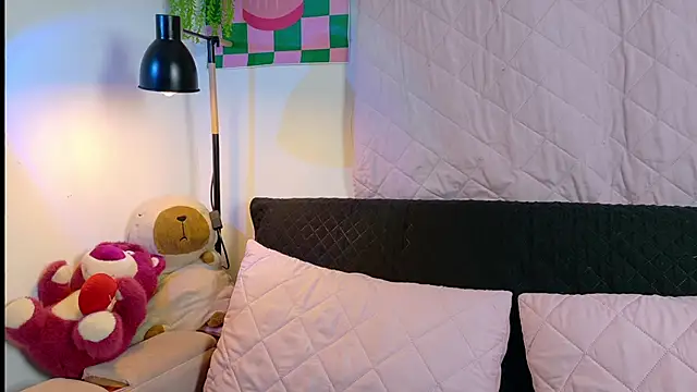 Snapshot of LexieandNate chatting on December 15, 2:39 am LexieandNate online show from December 15, 2:39 am