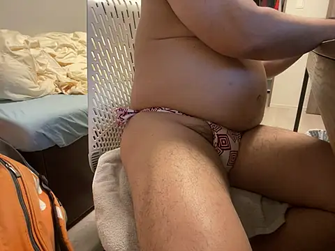 Snapshot of loinclothgay chatting on March 3, 8:19 am loinclothgay online show from March 3, 8:19 am