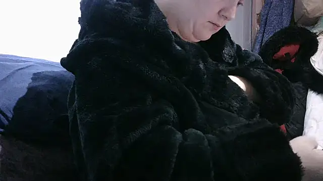 busty-bella1 online show from October 21, 10:14 am