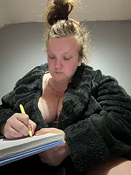 busty-bella1 online show from July 26, 8:38 pm