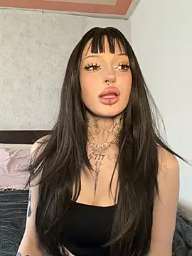 madelinexx online show from May 12, 12:33 pm