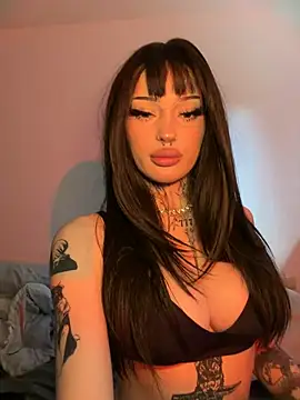 madelinexx online show from April 19, 12:28 pm