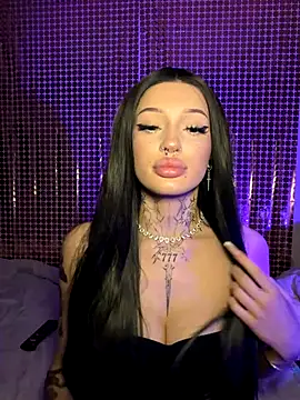 madelinexx online show from January 6, 5:39 pm