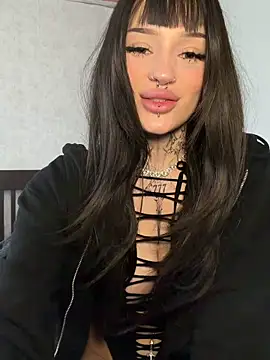 madelinexx online show from May 10, 2:08 pm