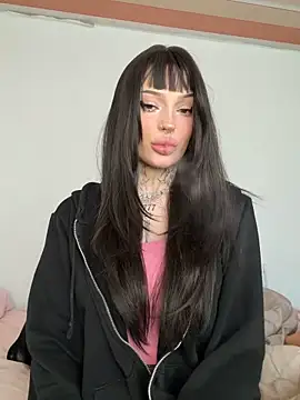 madelinexx online show from May 8, 7:45 am