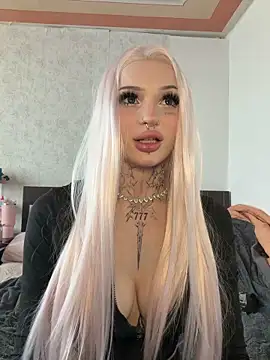 madelinexx online show from May 15, 2:26 pm