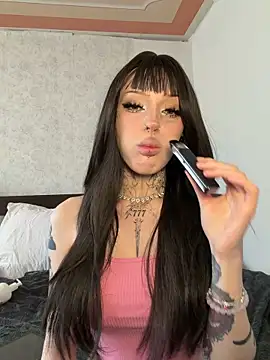 madelinexx online show from May 13, 10:22 am