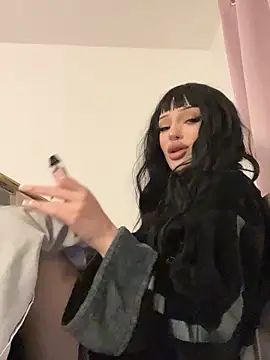 madelinexx online show from December 17, 6:40 am