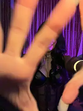 madelinexx online show from January 15, 8:18 am