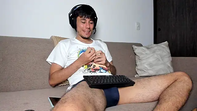 Huge latin cock online show from November 4, 11:08 pm