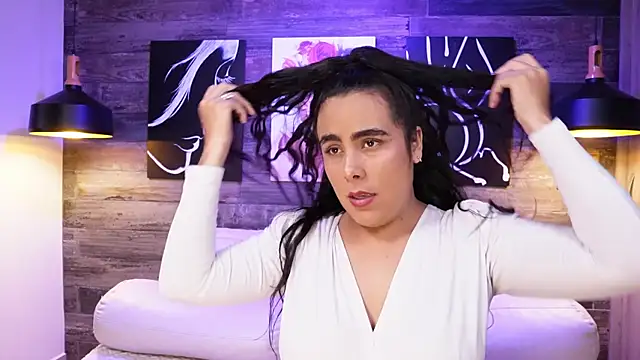 Snapshot of DanyAndAlexa chatting on October 15, 12:46 pm DanyAndAlexa online show from October 15, 12:46 pm