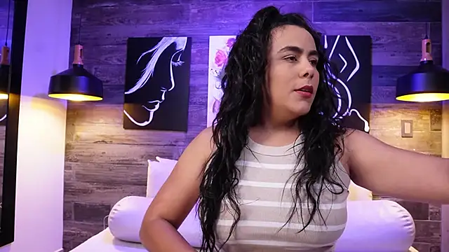 Snapshot of DanyAndAlexa chatting on October 14, 12:28 pm DanyAndAlexa online show from October 14, 12:28 pm