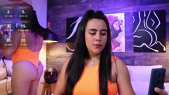 Snapshot of DanyAndAlexa chatting on October 9, 12:17 pm DanyAndAlexa online show from October 9, 12:17 pm