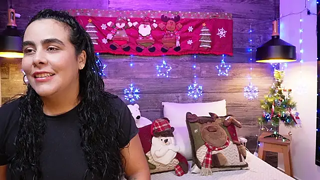 Snapshot of DanyAndAlexa chatting on December 21, 1:57 pm DanyAndAlexa online show from December 21, 1:57 pm