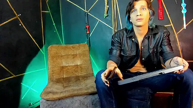 MillersKink online show from February 12, 9:58 pm