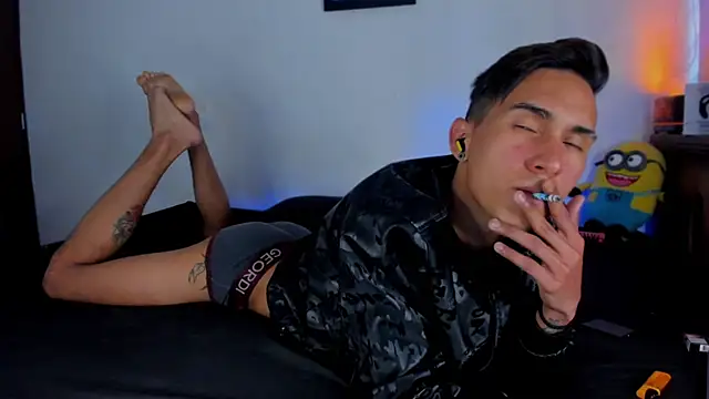 MillersKink online show from March 22, 10:33 pm