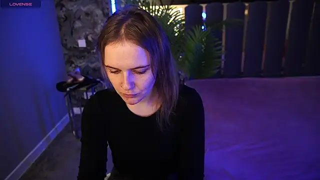 Snapshot of MaribelRiverr_ chatting on November 3, 6:40 am MaribelRiverr online show from November 3, 6:40 am