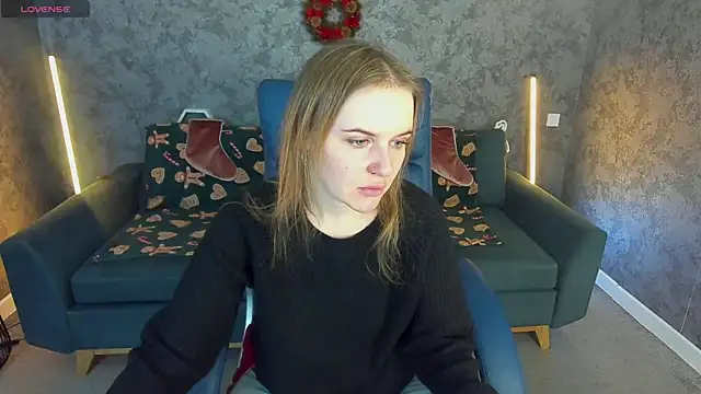 MaribelRiverr  online show from December 23, 6:45 am