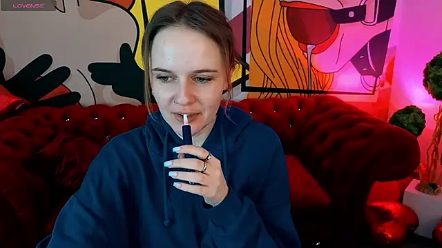 MaribelRiverr  online show from April 3, 5:47 am