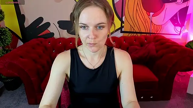 Snapshot of MaribelRiverr_ chatting on June 9, 5:19 am MaribelRiverr online show from June 9, 5:19 am
