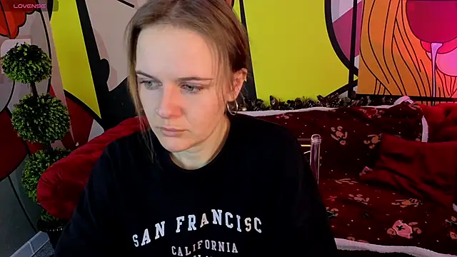 Snapshot of MaribelRiverr_ chatting on December 14, 6:41 am MaribelRiverr online show from December 14, 6:41 am