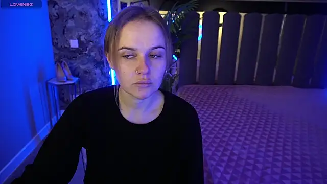 Snapshot of MaribelRiverr_ chatting on November 14, 6:39 am MaribelRiverr online show from November 14, 6:39 am