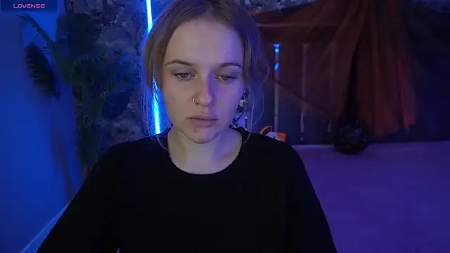 Snapshot of MaribelRiverr_ chatting on October 28, 6:23 am MaribelRiverr online show from October 28, 6:23 am