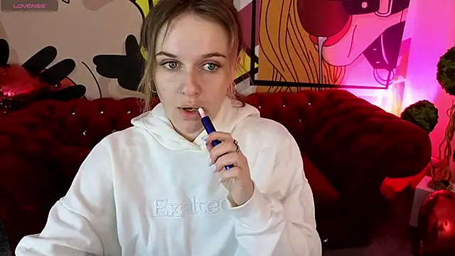 MaribelRiverr  online show from March 27, 6:33 am