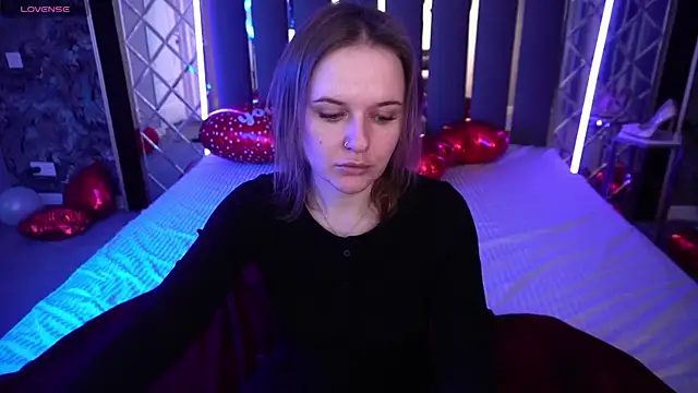 MaribelRiverr  online show from February 22, 7:00 am