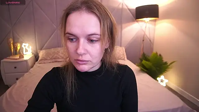 Snapshot of MaribelRiverr_ chatting on November 10, 6:51 am MaribelRiverr online show from November 10, 6:51 am