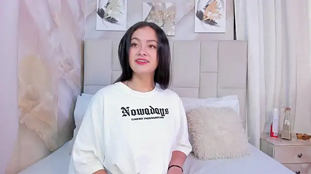 Snapshot of Jaslyn__Smith chatting on February 2, 4:17 pm Jaslyn Smith online show from February 2, 4:17 pm