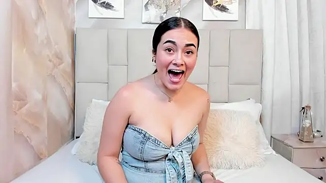 Snapshot of Jaslyn__Smith chatting on October 24, 4:28 pm Jaslyn Smith online show from October 24, 4:28 pm