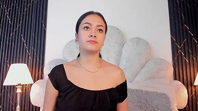 Jaslyn  Smith online show from April 13, 5:06 pm