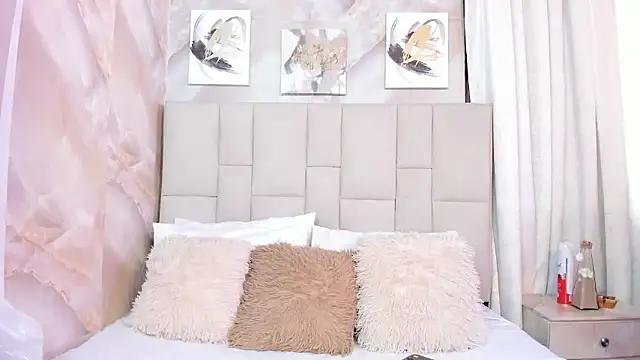 Snapshot of Jaslyn__Smith chatting on January 14, 4:21 pm Jaslyn Smith online show from January 14, 4:21 pm