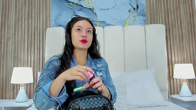 Snapshot of Jaslyn__Smith chatting on April 24, 5:15 pm Jaslyn Smith online show from April 24, 5:15 pm